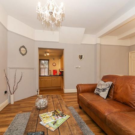 The Abberley Apartment - Stay Worcestershire エクステリア 写真